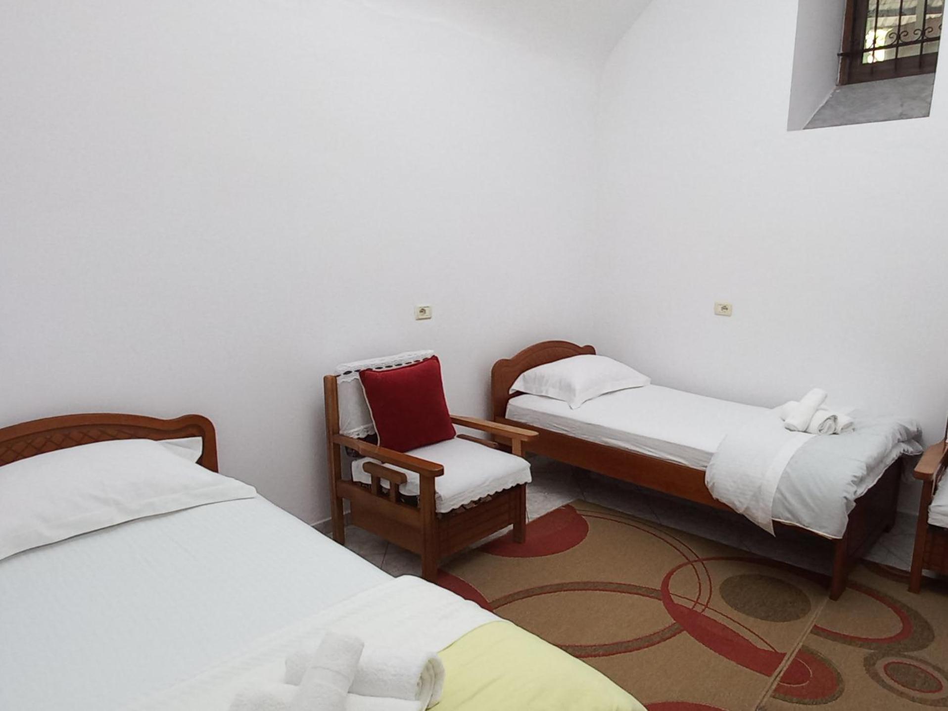 Marbi Guest House Гирокастра Экстерьер фото