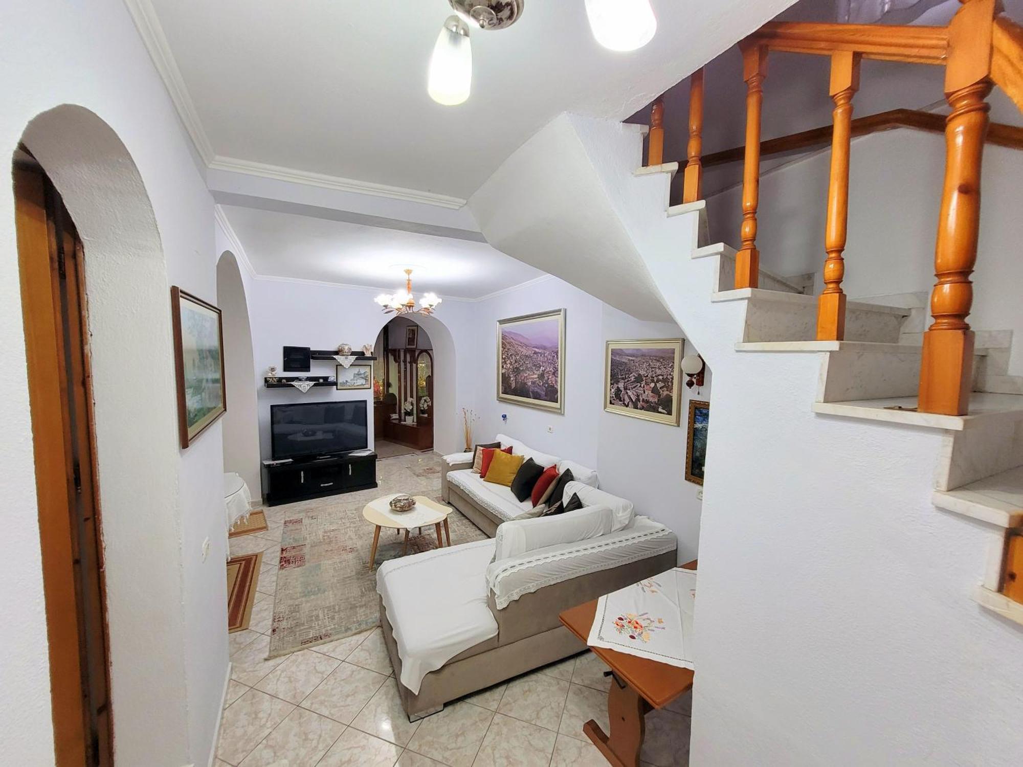 Marbi Guest House Гирокастра Экстерьер фото