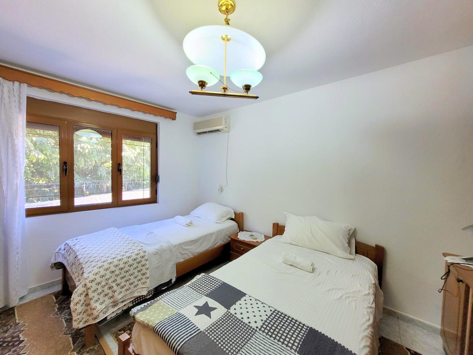 Marbi Guest House Гирокастра Экстерьер фото