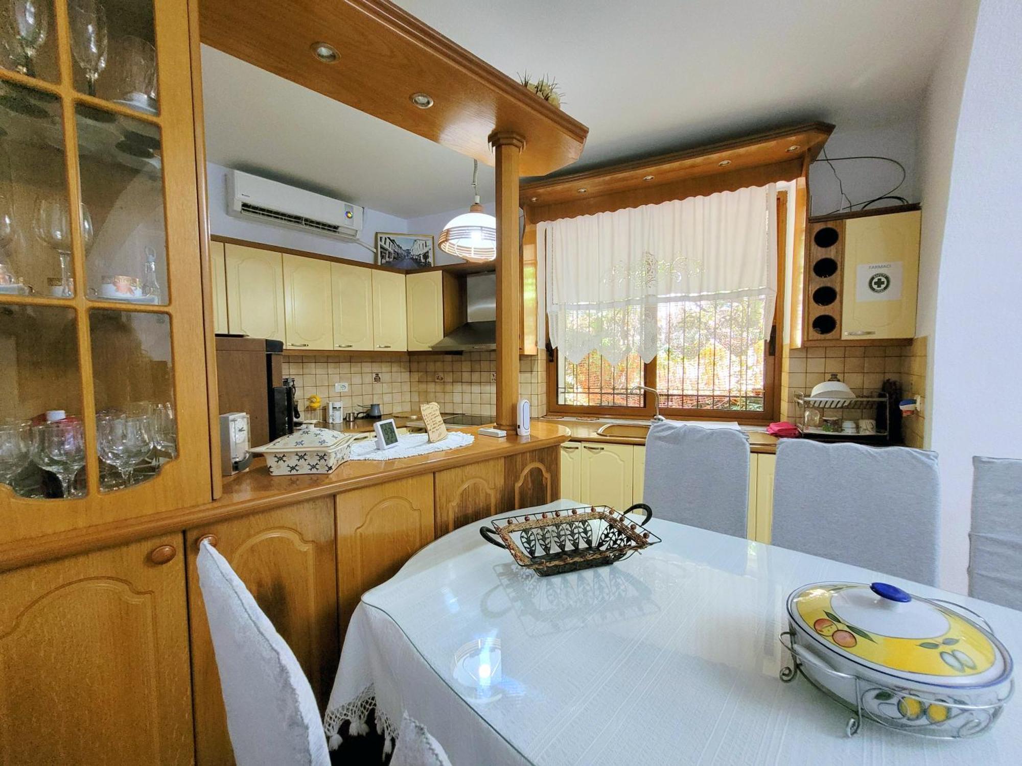Marbi Guest House Гирокастра Экстерьер фото
