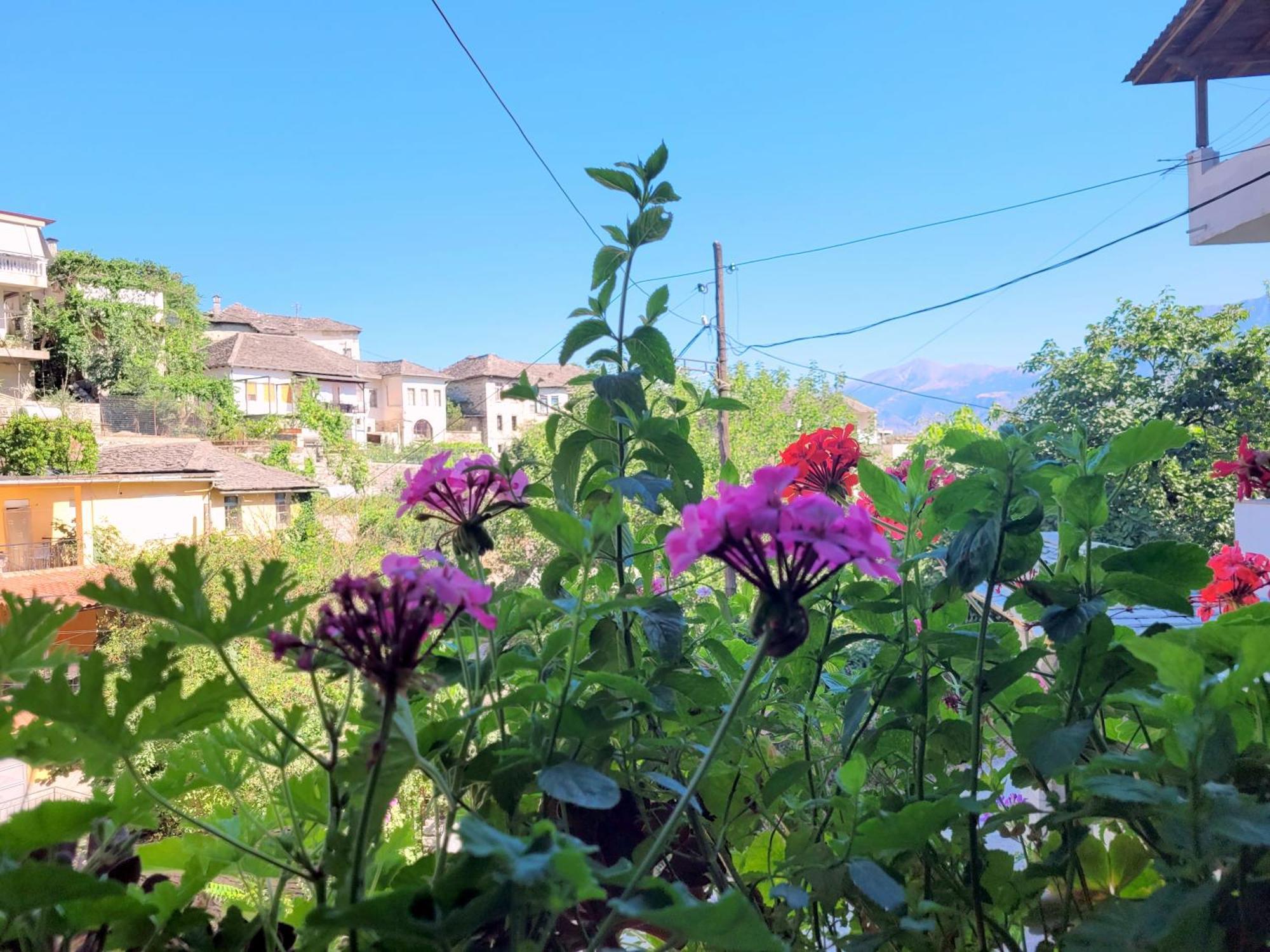Marbi Guest House Гирокастра Экстерьер фото