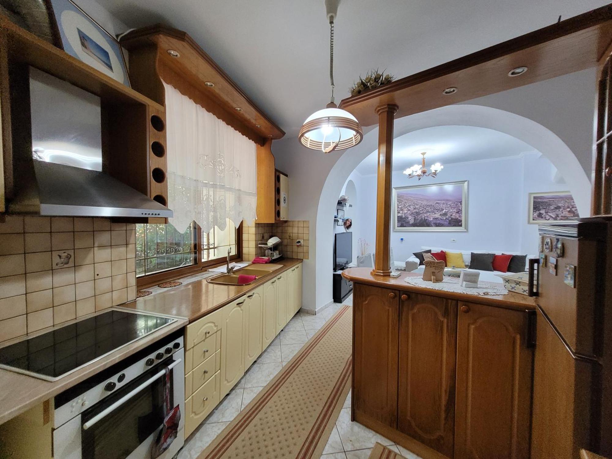 Marbi Guest House Гирокастра Экстерьер фото